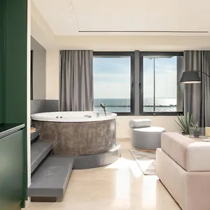 Sea & The Salonic